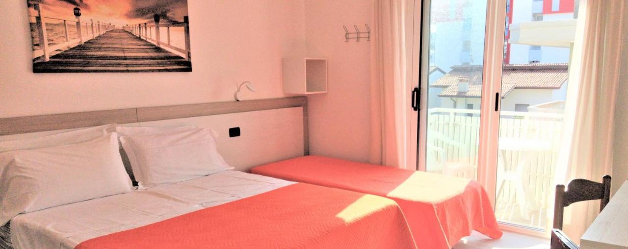 Hotel Ciao Bed & Breakfast Lignano Sabbiadoro Dış mekan fotoğraf